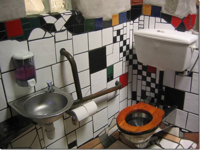 toilettes publiques Hundertwasser3